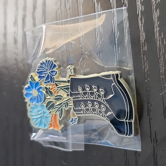 Boots with Wildflowers Pin - Picture 3 of 4